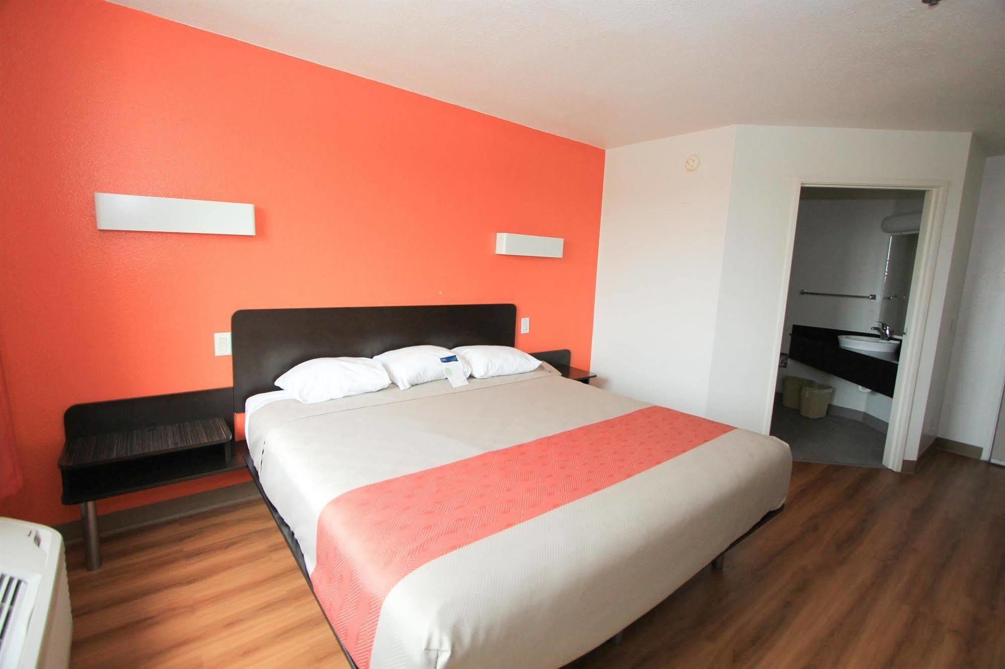 Motel 6-San Antonio, Tx - Downtown - Alamo Dome Ngoại thất bức ảnh